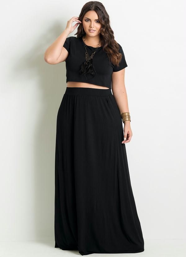 Baring just a touch of midriff keeps it classy: maxi skirt and crop top // Saia ...