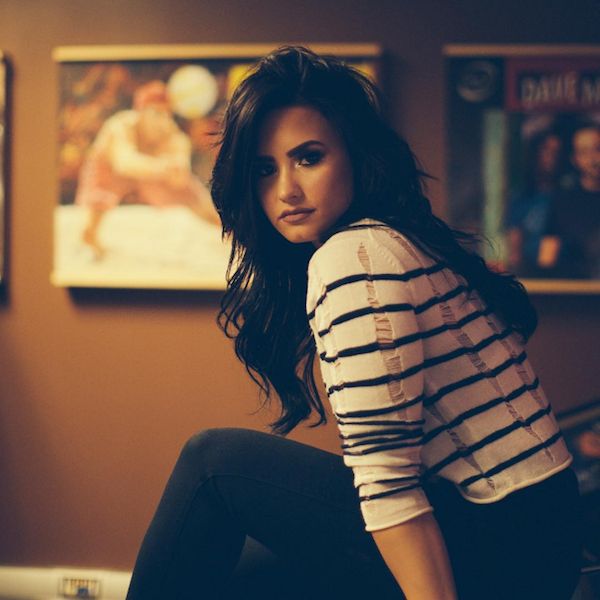 Demi Lovato Apologizes For "Grab Some Pu**y" Tweet - oceanup.com/...