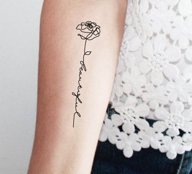 Linda tattoo  só que ao invés de estar escrito isso, poderia estar escrito “...