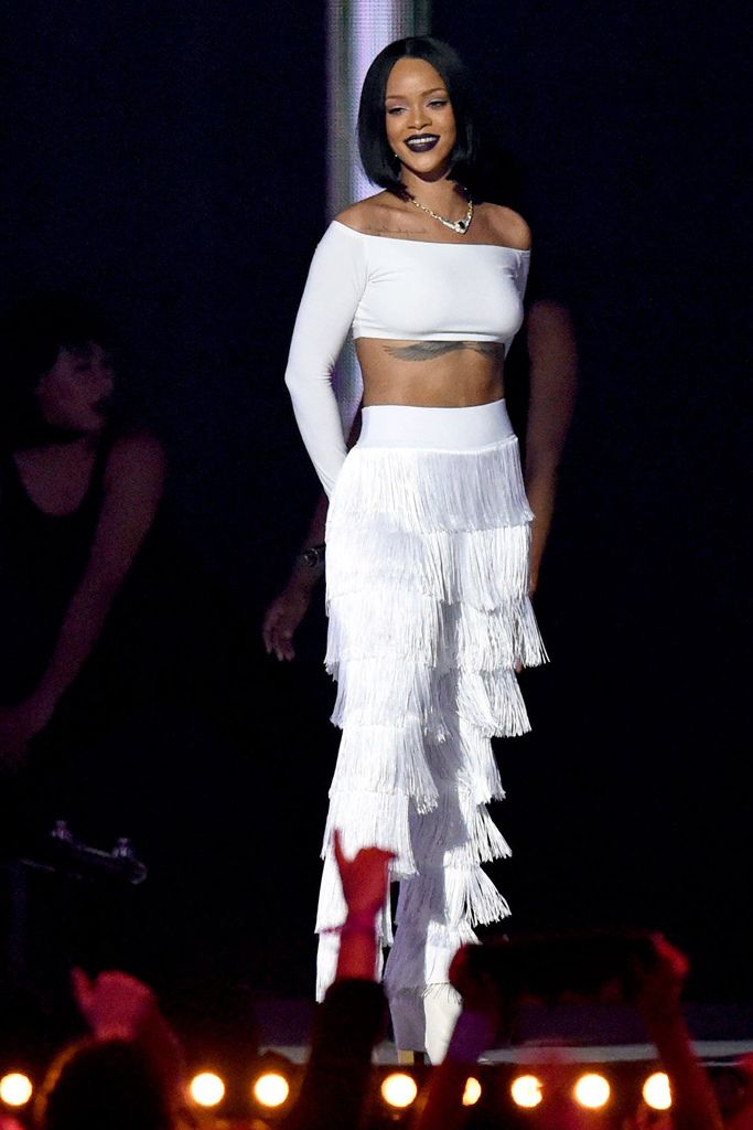 Rihanna Performs In Giuseppe Zanotti With Drake At 2016 Brit Awards