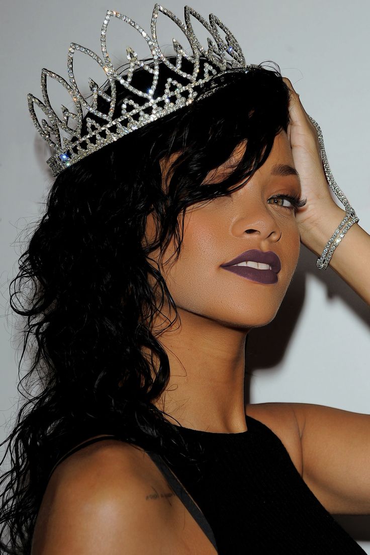 Rihanna, personalmente, es mi cantante favorita, una chica de barbados que arras...