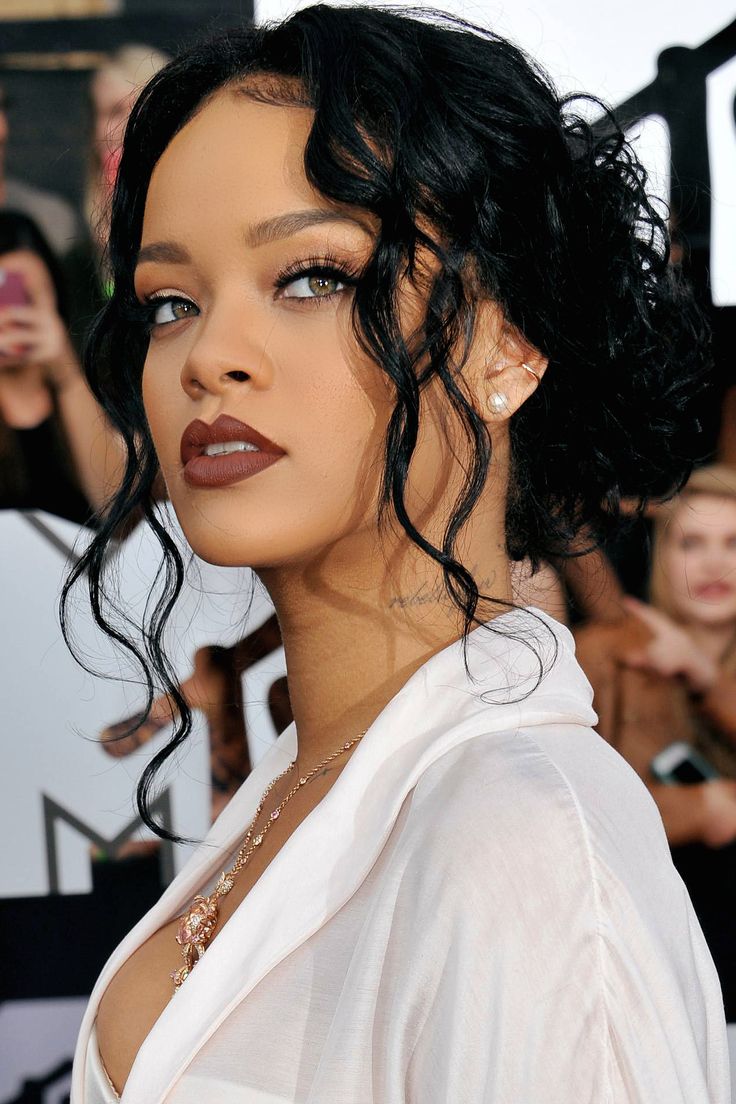 Source: smokingsomethingwithrihanna