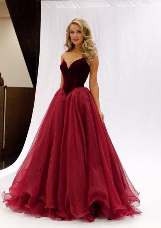 The Mermaid Red prom dresses are fully lined, 8 bones in the bodice, chest pad i...
