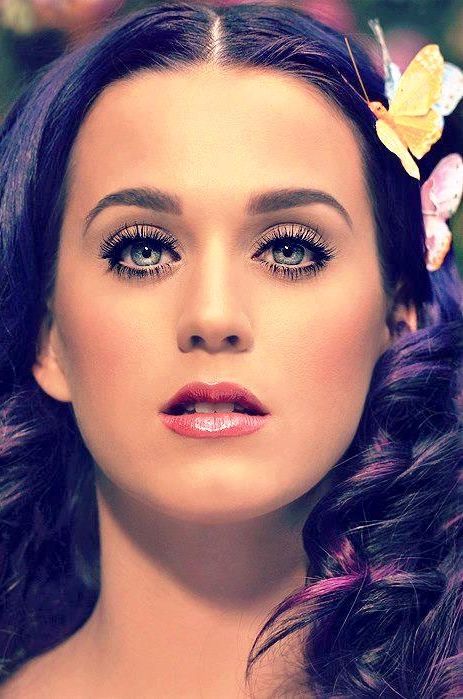 (My face claim is Katy perry) my name is Kat (katrina) and I love to read, sing ...
