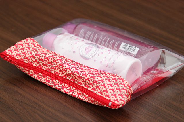 Plastic/ vinyl zip pouches| useful for keeping puzzles pieces, toiletries, penci...