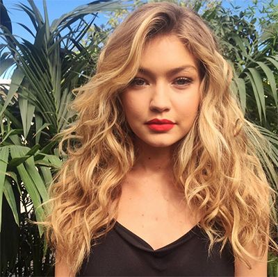 The Secret to Gigi Hadid's Perfect Beachy Waves in Calvin Harris's "How ...