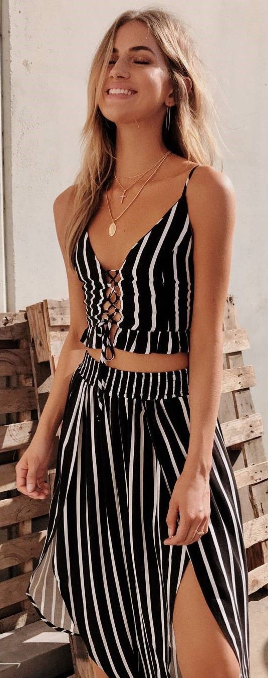 These Outfits are very classic and suitable for the Spring Season. You should ow...