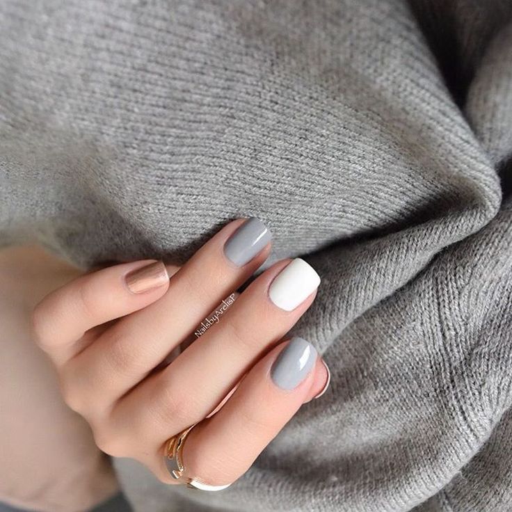 Try out these autumn nails this season and grab compliments from your pals. Have...