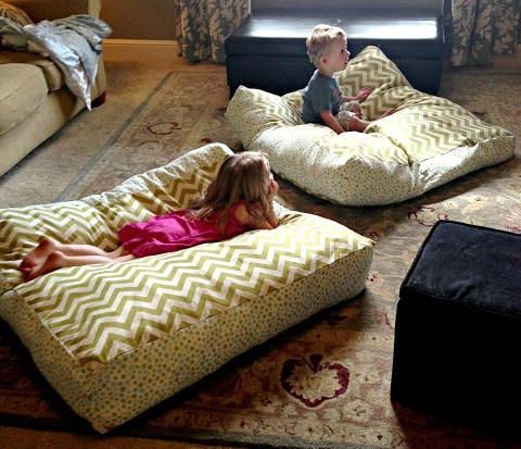 WOW THIS WOULD BE A AWESOME THING FOR THE KIDS AND ITS FREE Giant DIY Floor Pill...