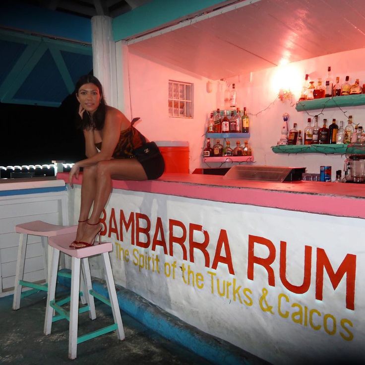 481.3k Likes, 1,506 Comments - Kourtney Kardashian (@kourtneykardash) on Instagr...