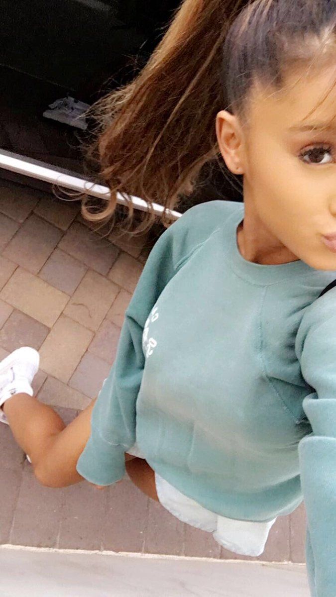 Ariana Grande // snapchat