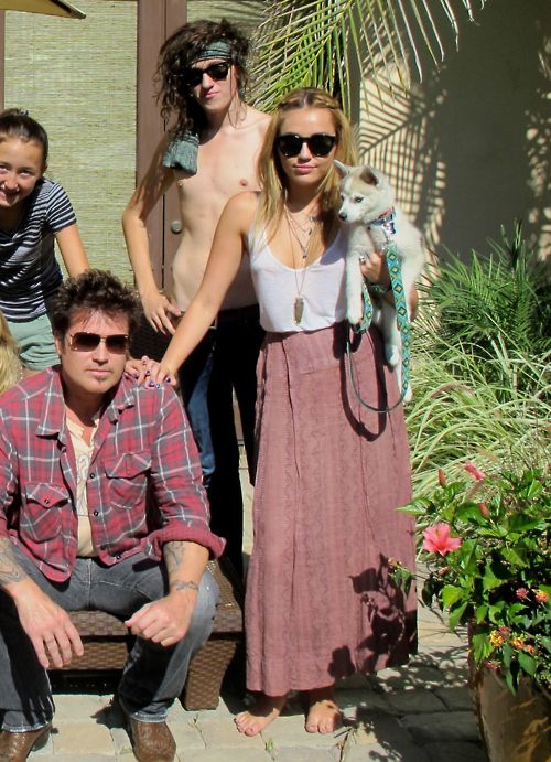 Boho look. Dangit Miley, why are you so stylish?!