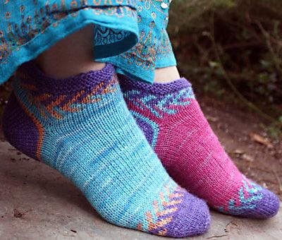 Free Pattern: Crystal socklet. This toe-up sock uses a flat-knit Bosnian stockin...