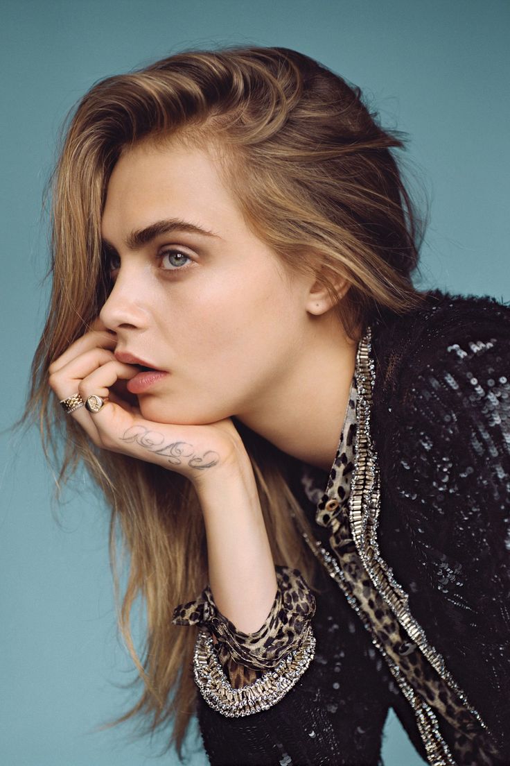 January Vogue Cara Delevingne  Vogue.com UK)