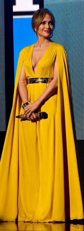Jennifer Lopez: Dress – Michael Costello  Bracelet – Vhernier