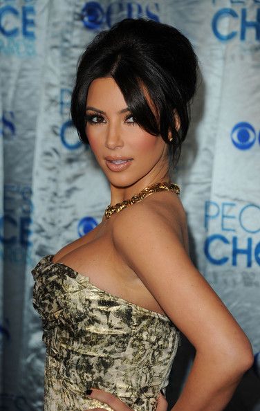 Kim Kardashian French Twist - Kim K. was ultra-glam at the People's Choice A...
