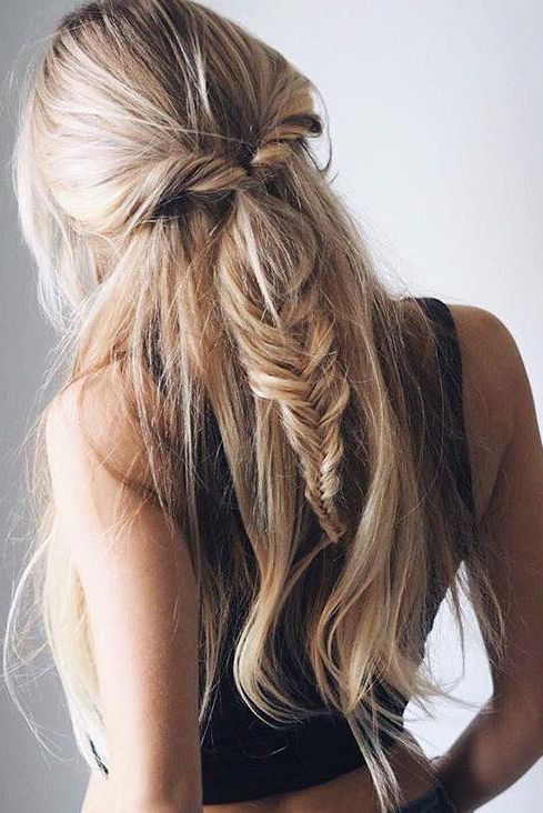 Looking for pretty boho hairstyles ideas to change things up? Browse a full phot...