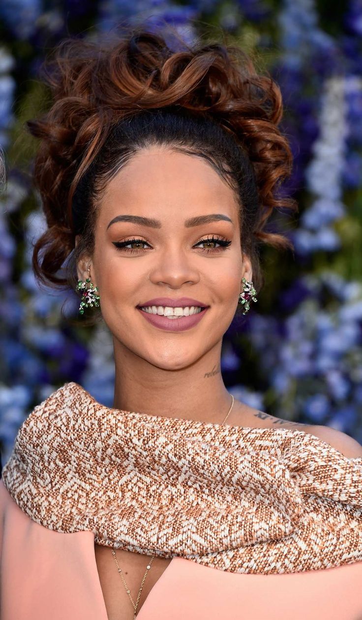 Rihanna Is Draped in Dior at Paris Fashion Week