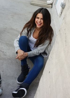 Selena Gomez Beautiful no matter what she wears...