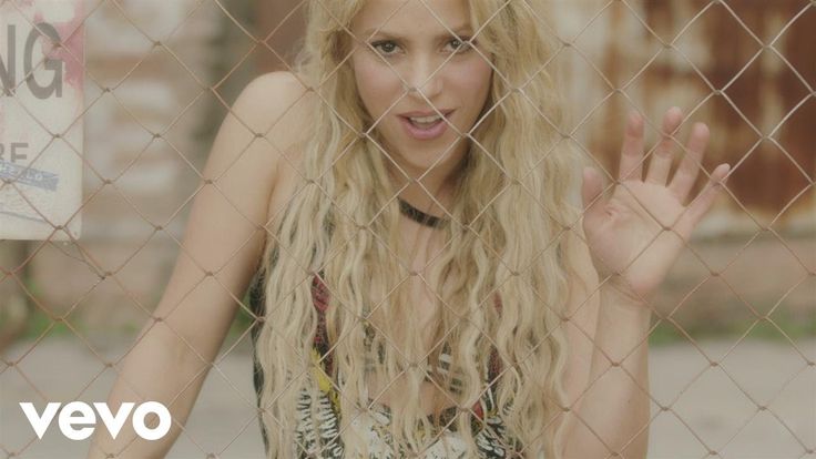 Shakira  ♩♩♩♀ Me Enamore (Official Video)