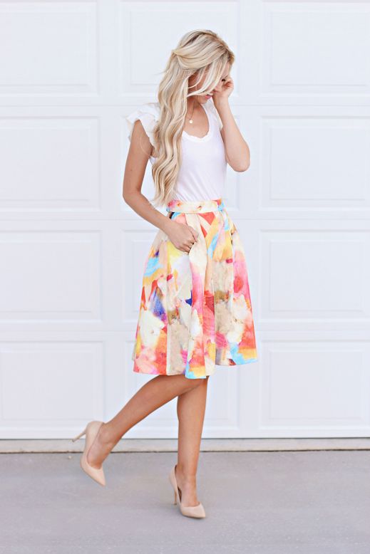 Summer outfits! Get gorgeous ideas for the beach, outdoor weddings, and more! Ta...