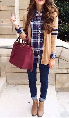 OMG these fall outfit ideas that anyone can wear teen girls or women. The ultima...